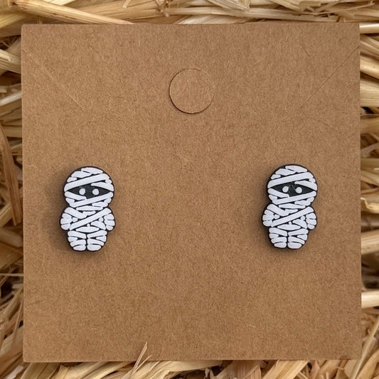 Mummy Halloween stud earrings on kraft card